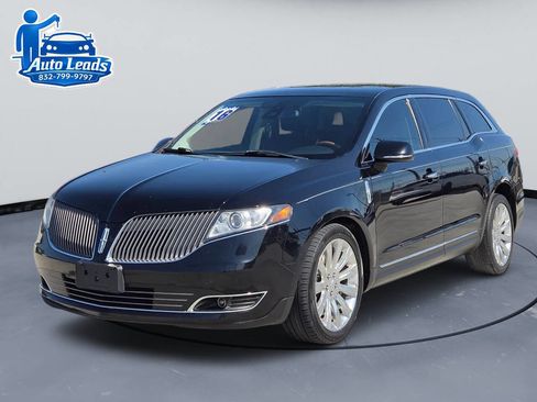 Used 2016 Lincoln MKT AWD image 3