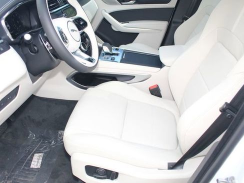 New 2026 Jaguar F-PACE R-Dynamic S image 20