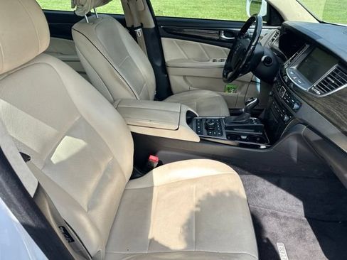 Used 2014 Hyundai Equus Signature RWD image 24