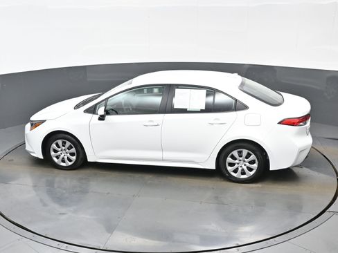 Used 2024 Toyota Corolla LE image 35