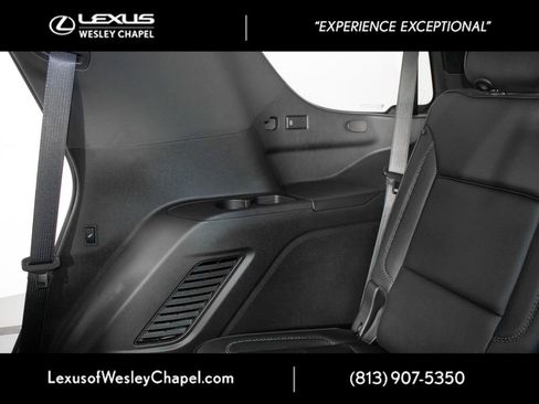 Used 2024 GMC Yukon Denali w/ Advanced Technology Package image 25