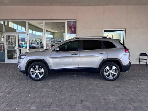 Used 2020 Jeep Cherokee Limited w/ Advanced Safety Group AWD/4WD image 2