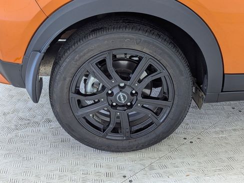 Used 2024 Nissan Kicks SR w/ SR Premium Package image 12