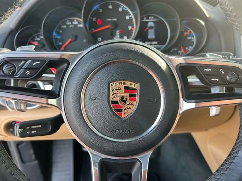 Used 2018 Porsche Cayenne Sport Utility 4D image 21