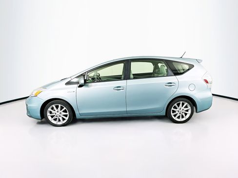 Used 2014 Toyota Prius V Five image 4