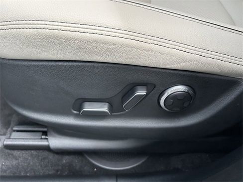 Used 2026 Genesis GV70 2.5T Advanced image 23