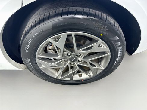 Used 2025 Genesis GV70 2.5T AWD/4WD image 11
