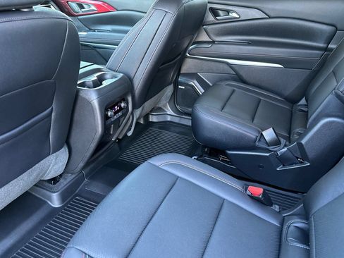 Certified 2025 Chevrolet Traverse Z71 w/ Enhanced Driving Package AWD/4WD image 13