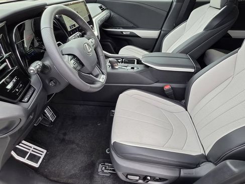 New 2026 Lexus TX 500h AWD image 6