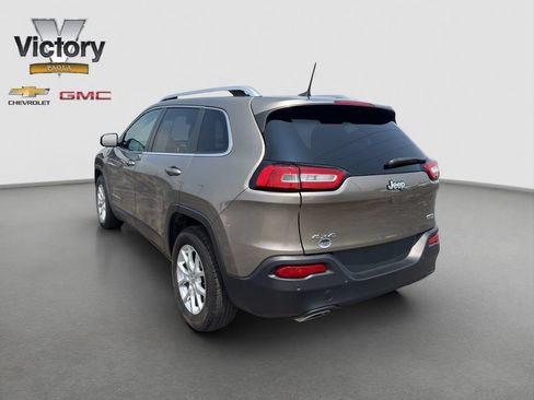 Used 2016 Jeep Cherokee Latitude w/ Comfort/Convenience Group AWD/4WD image 4