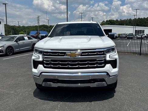 Used 2024 Chevrolet Silverado 1500 LTZ AWD/4WD image 3
