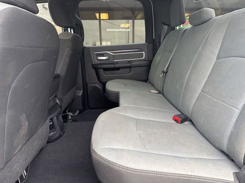 Used 2022 RAM 3500 Big Horn AWD/4WD image 42