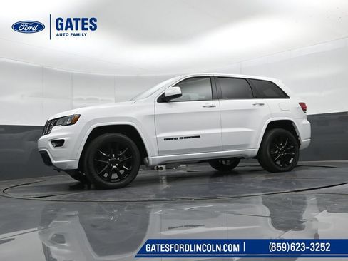Used 2020 Jeep Grand Cherokee Altitude AWD/4WD image 44