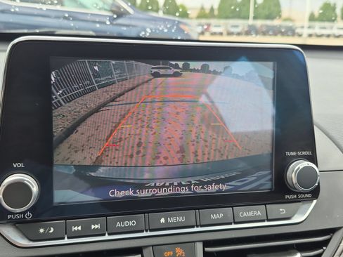 Used 2020 Nissan Altima 2.5 SL FWD image 19