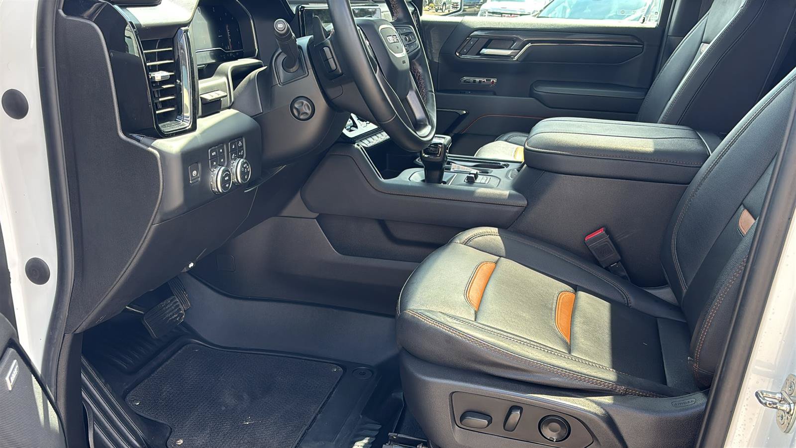 Used 2023 GMC Sierra 1500 AT4 w/ AT4 Premium Package AWD/4WD image 16