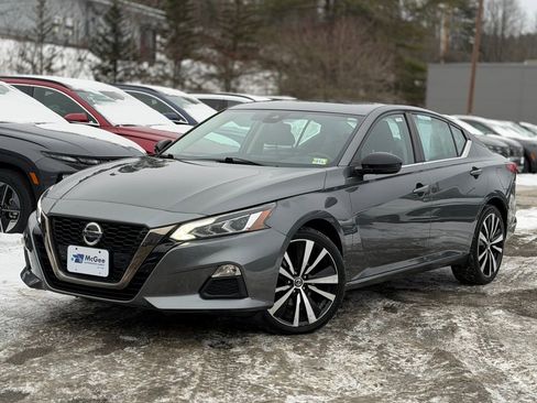 Used 2021 Nissan Altima 2.5 SR w/ SR Premium Package image 1