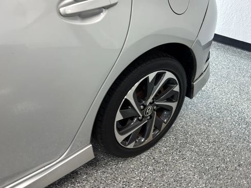 Used 2018 Toyota Corolla iM FWD image 32