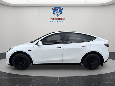 Used 2023 Tesla Model Y Long Range AWD/4WD image 3