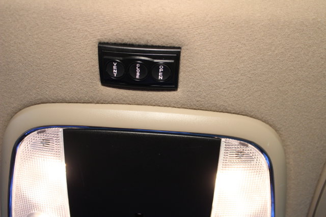 Used 2012 Chrysler 300 Limited w/ Luxury Group RWD image 27