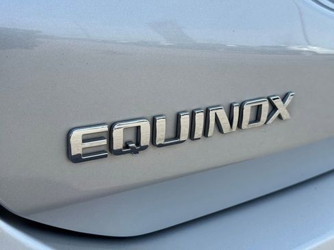 Used 2018 Chevrolet Equinox LT image 11