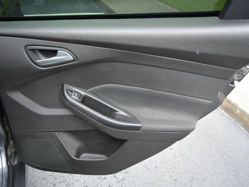 Used 2017 Ford Focus ST FWD image 14