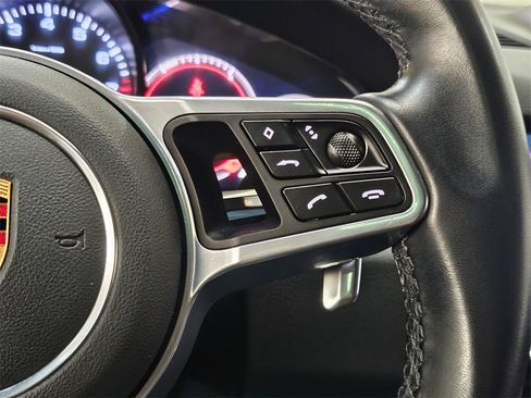 Used 2019 Porsche Cayenne Base image 31