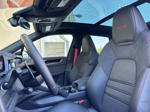 New 2026 Porsche Cayenne GTS AWD/4WD image 5