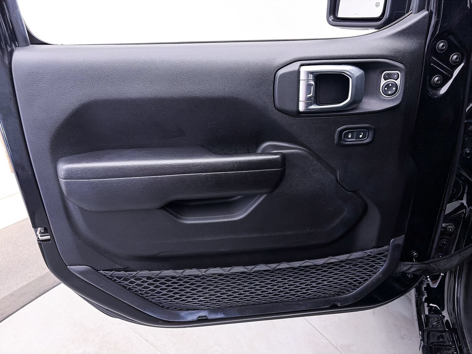 Used 2024 Jeep Wrangler Unlimited Sport AWD/4WD image 17