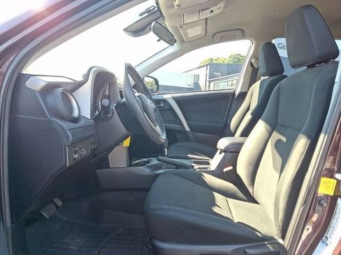 Used 2018 Toyota RAV4 LE w/ All Weather Liner Package AWD/4WD image 15