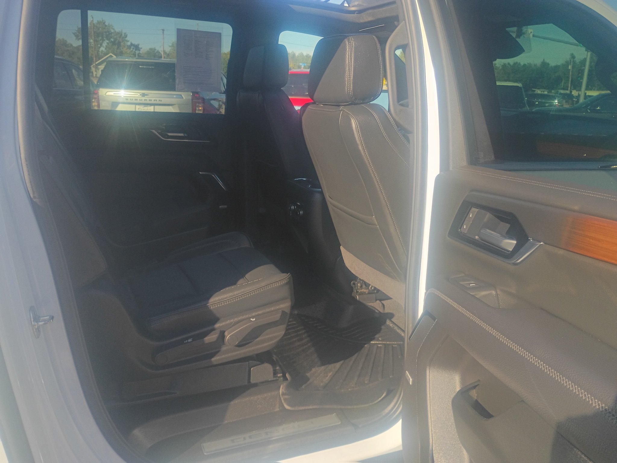 Used 2026 GMC Yukon XL Denali w/ Sun & Power Step Package AWD/4WD image 14