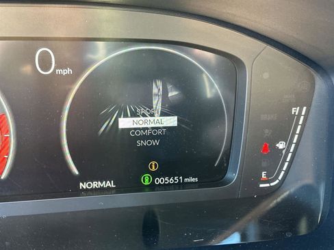 Certified 2025 Acura ADX A-Spec image 32