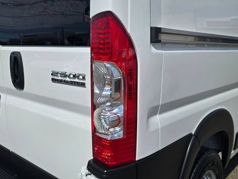 Used 2025 RAM ProMaster 2500 FWD image 27