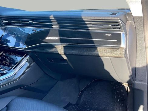 Used 2019 Audi Q8 Premium Plus w/ Premium Plus AWD/4WD image 19