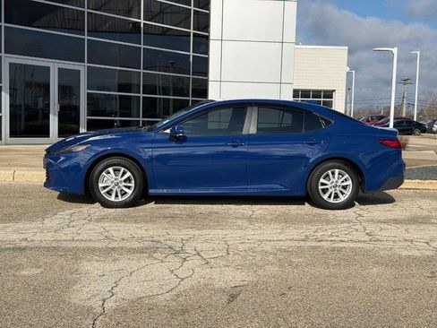 Used 2025 Toyota Camry LE image 6