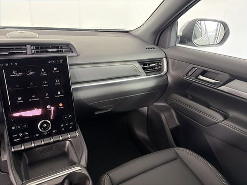 Certified 2026 GMC Terrain Elevation w/ Elevation Premium Package image 4