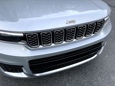 Used 2022 Jeep Grand Cherokee L Summit w/ Advanced Protech Group IV image 29