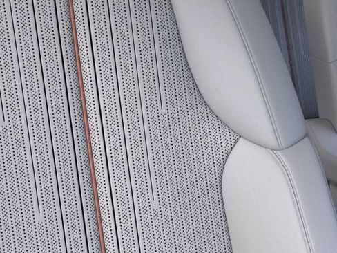 New 2027 Cadillac Vistiq Premium Luxury w/ LPO, Floor Liner Package AWD/4WD image 21