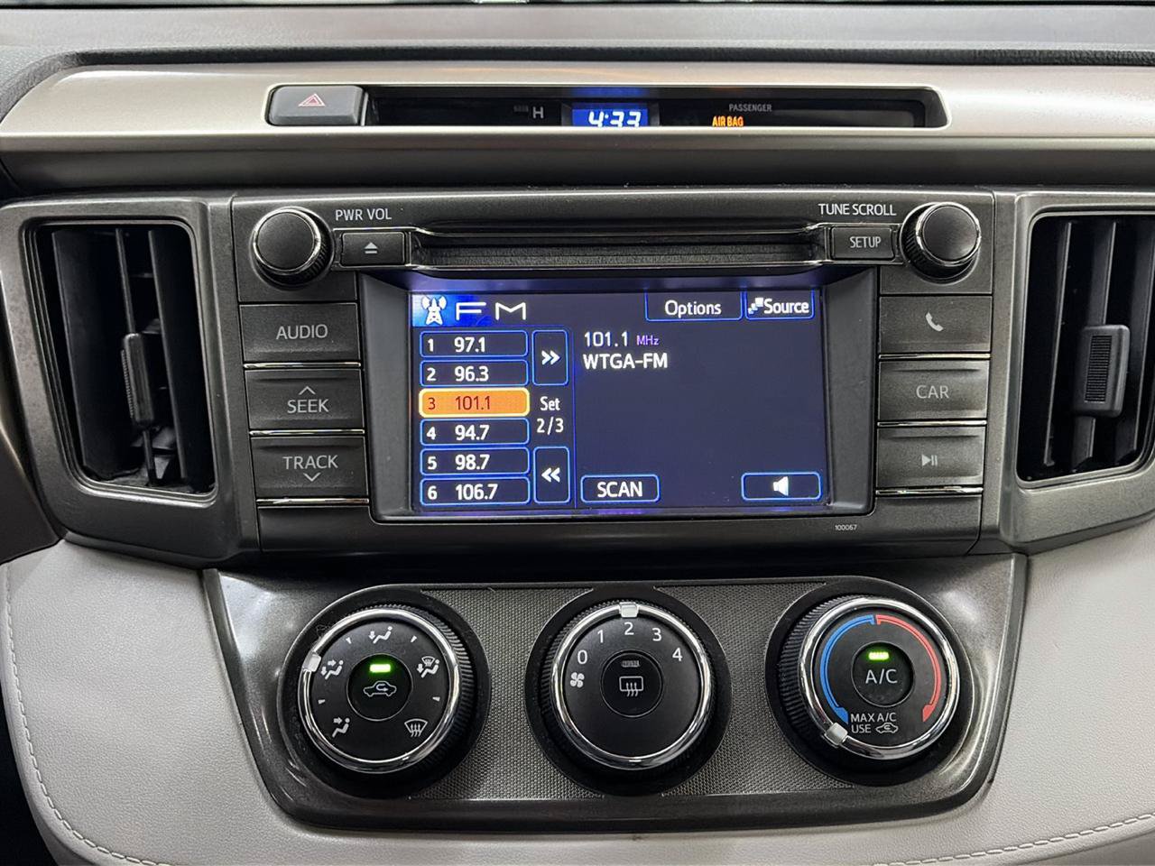 Used 2013 Toyota RAV4 LE FWD image 15
