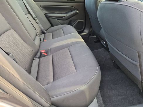 Used 2025 Nissan Altima 2.5 SV FWD image 30