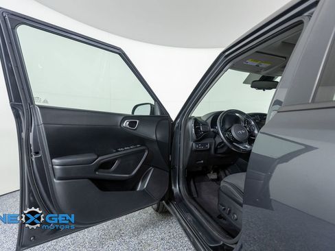 Used 2021 Kia Soul EX FWD image 9