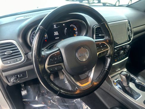 Used 2021 Jeep Grand Cherokee Laredo X image 13