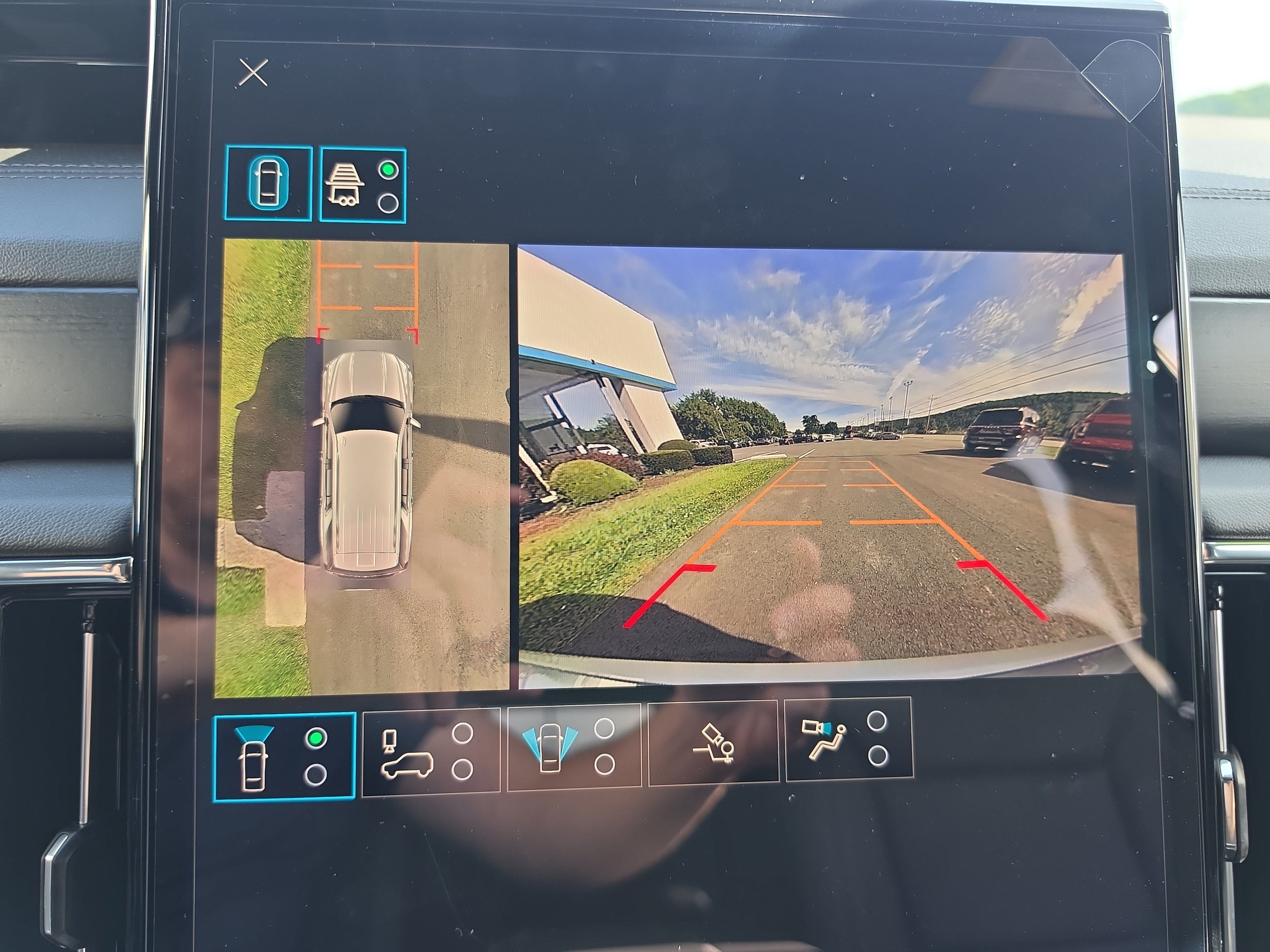 New 2026 GMC Yukon Denali w/ Advanced Technology Package AWD/4WD image 32