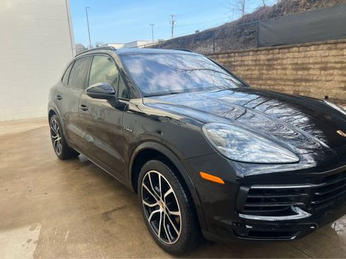 Used 2019 Porsche Cayenne E-Hybrid image 4