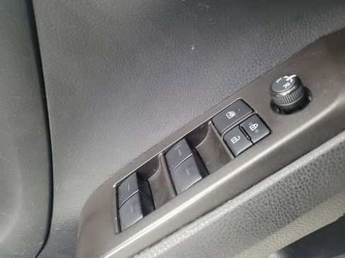 Used 2021 Toyota Camry LE image 27