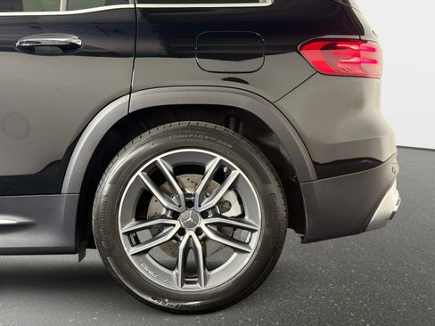 Used 2026 Mercedes-Benz GLB 35 AMG 4MATIC image 13