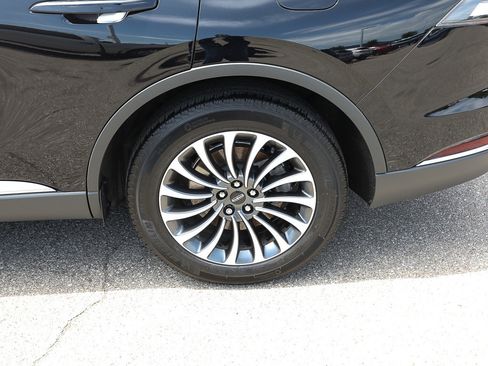 Certified 2023 Lincoln Aviator Reserve w/ Elements Package Plus AWD/4WD image 4