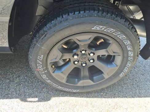 New 2026 RAM 1500 Express AWD/4WD image 17