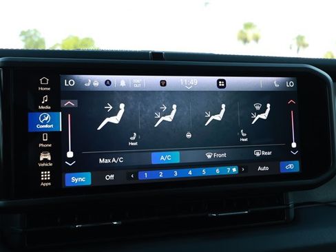 Used 2025 Jeep Wrangler Unlimited Sahara AWD/4WD image 16