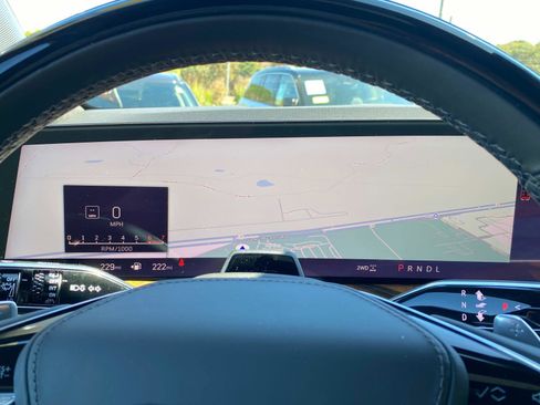 Used 2025 Cadillac Escalade ESV Premium Luxury Platinum image 34