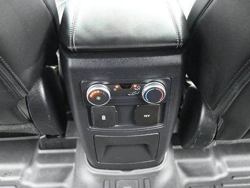 Used 2022 Ford Explorer XLT AWD/4WD image 20
